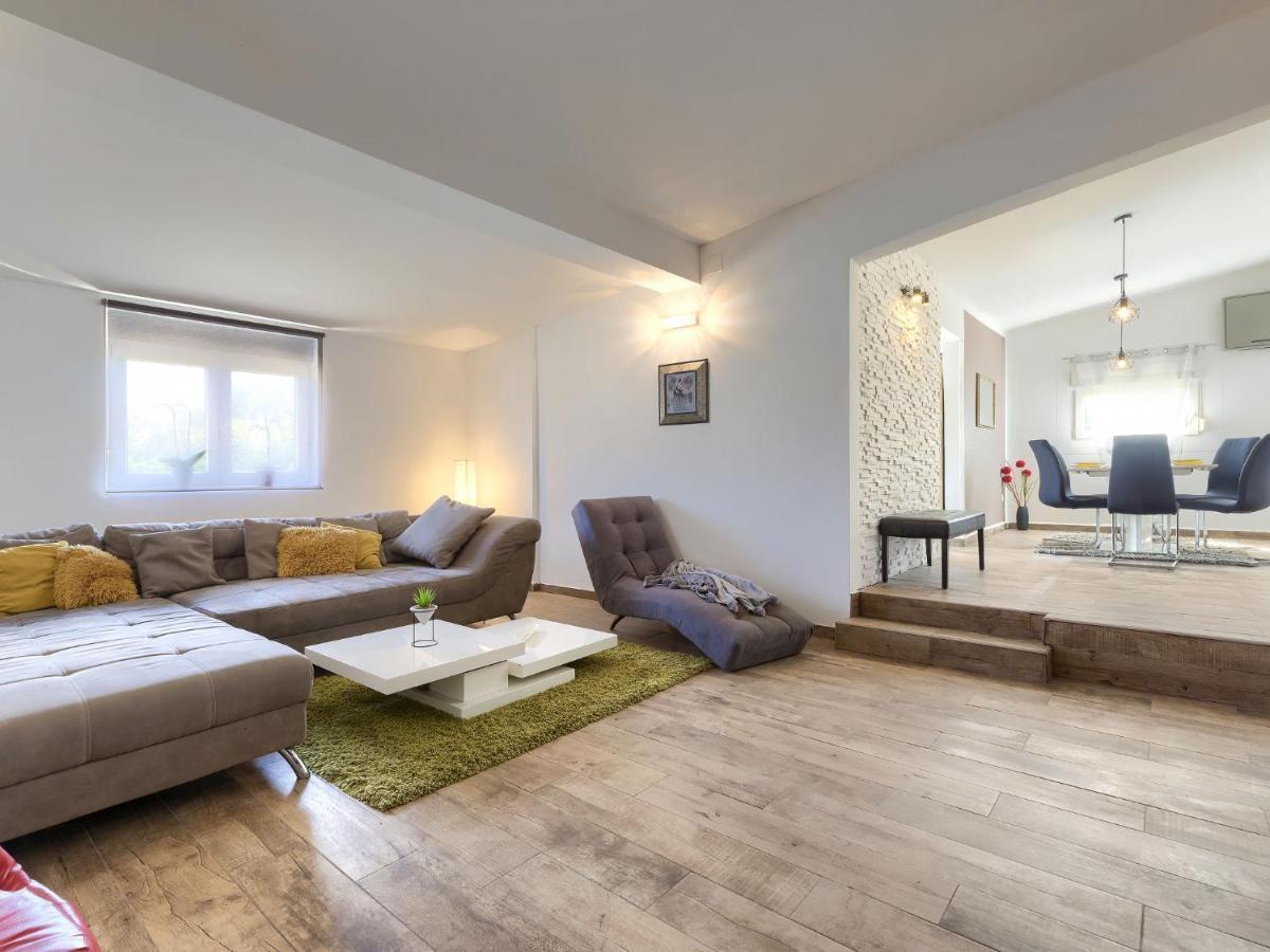 Holiday Home Alma By Interhome Sisan Ngoại thất bức ảnh